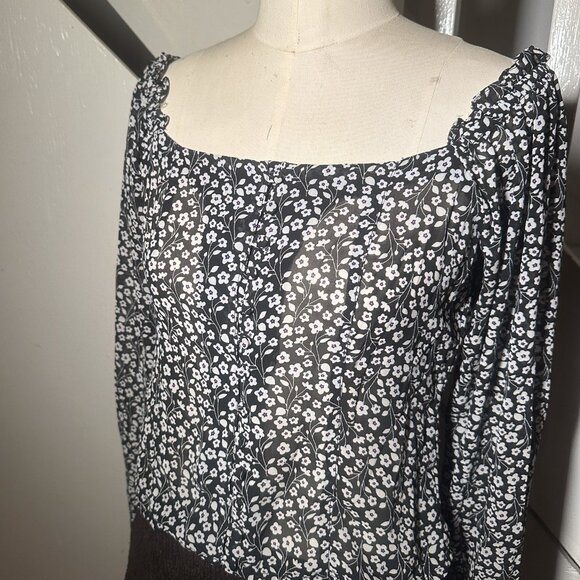 Sisterhood Floral Square-Neck Top • Tagged XL (Fits Like M) - Picture 3 of 4